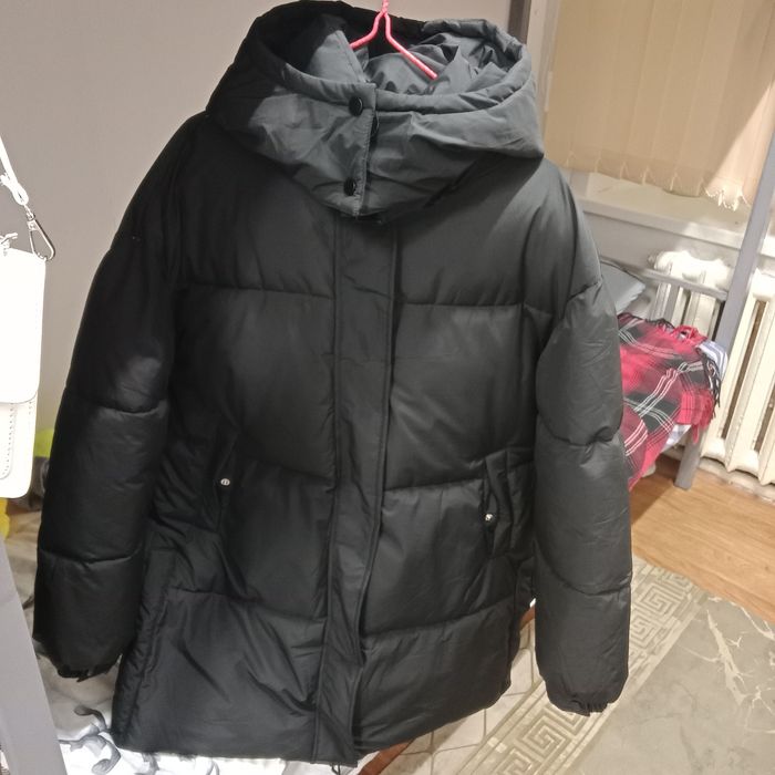 Продам женскую зимнюю курту.