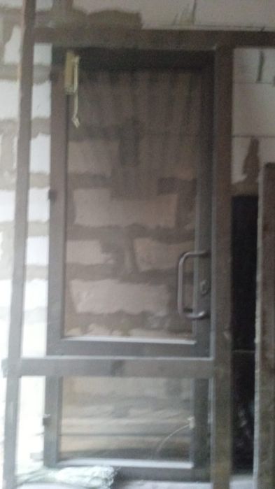 Продам пластиковые двери