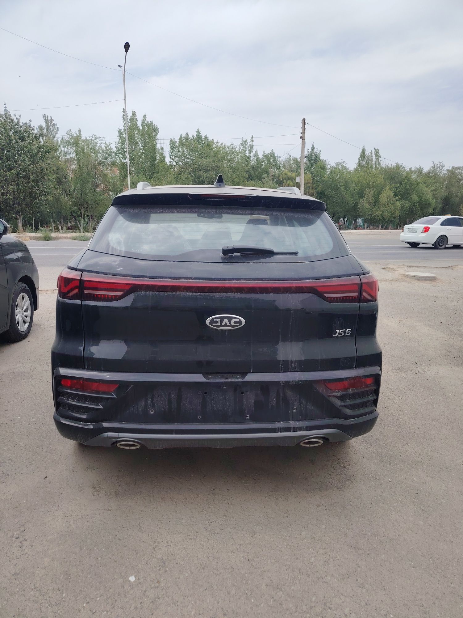 JAC JS 6 yengil avtomobili