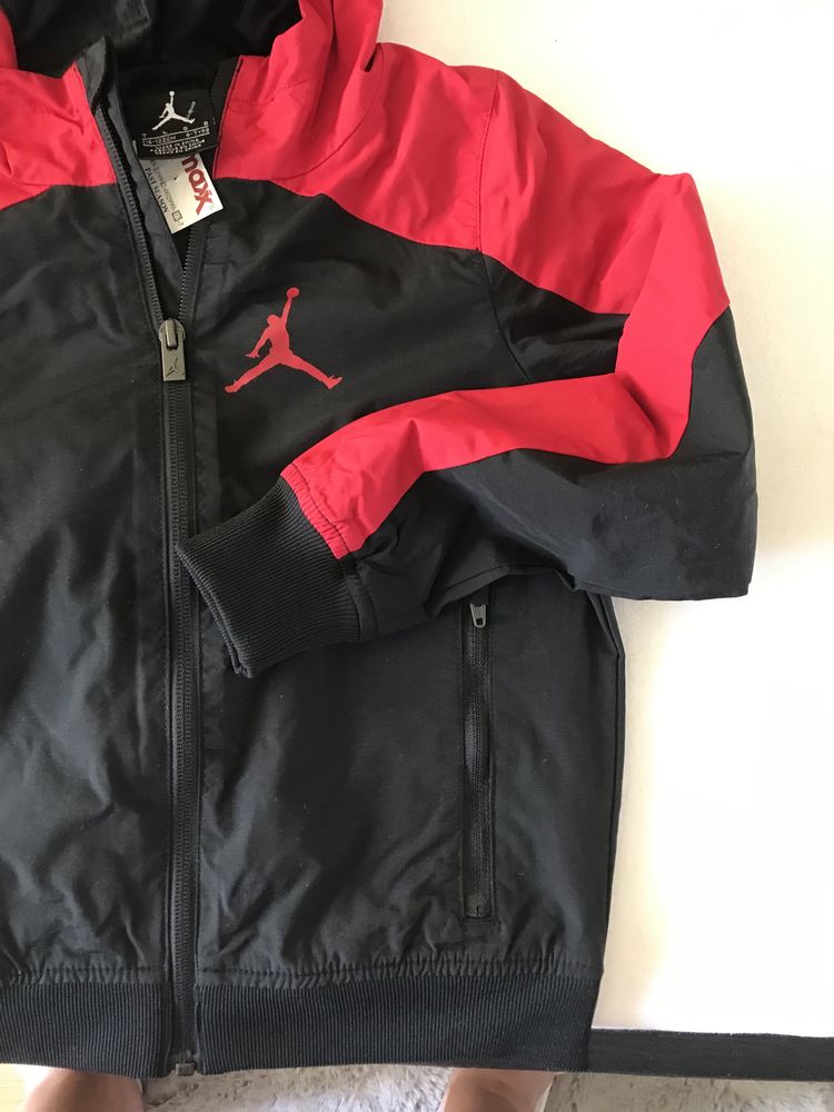 Продавам детско якеAir Jordan внос от NikeСАЩ