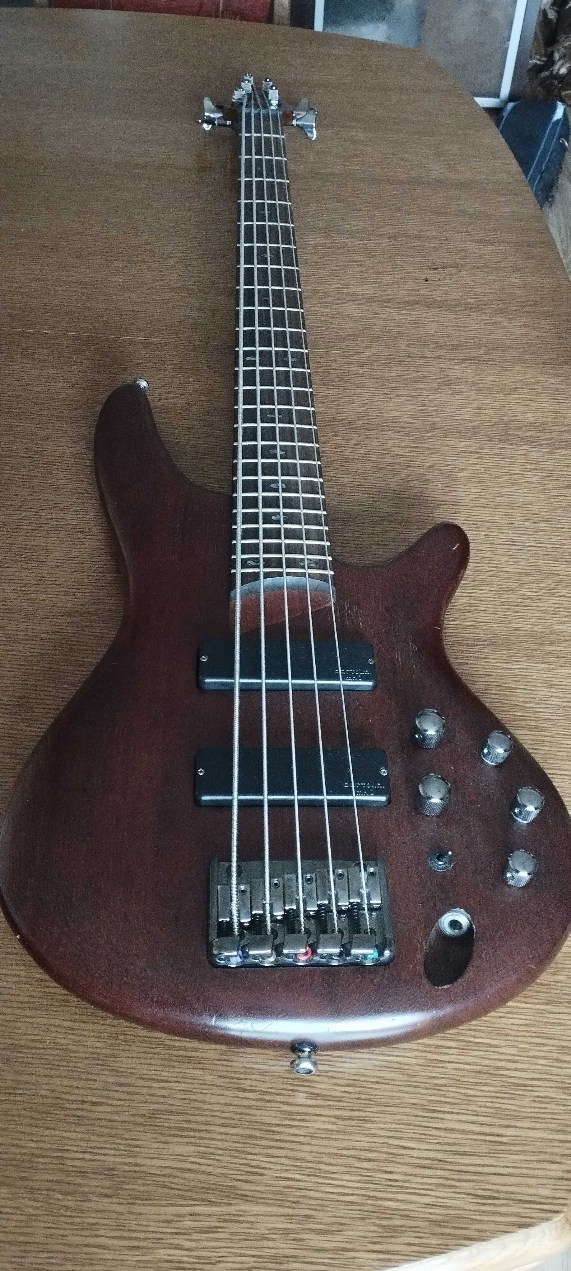 Vând chitară bass Ibanez SR 505
