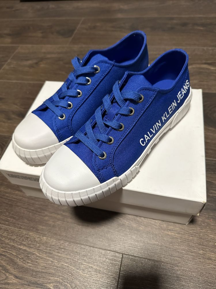 Tenesi / Adidași Dama Calvin Klein nr38 NOI