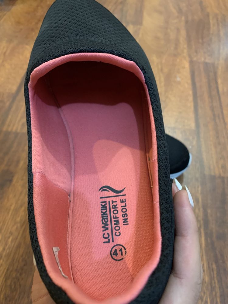 Papuci LC WAIKIKI, comfort insole