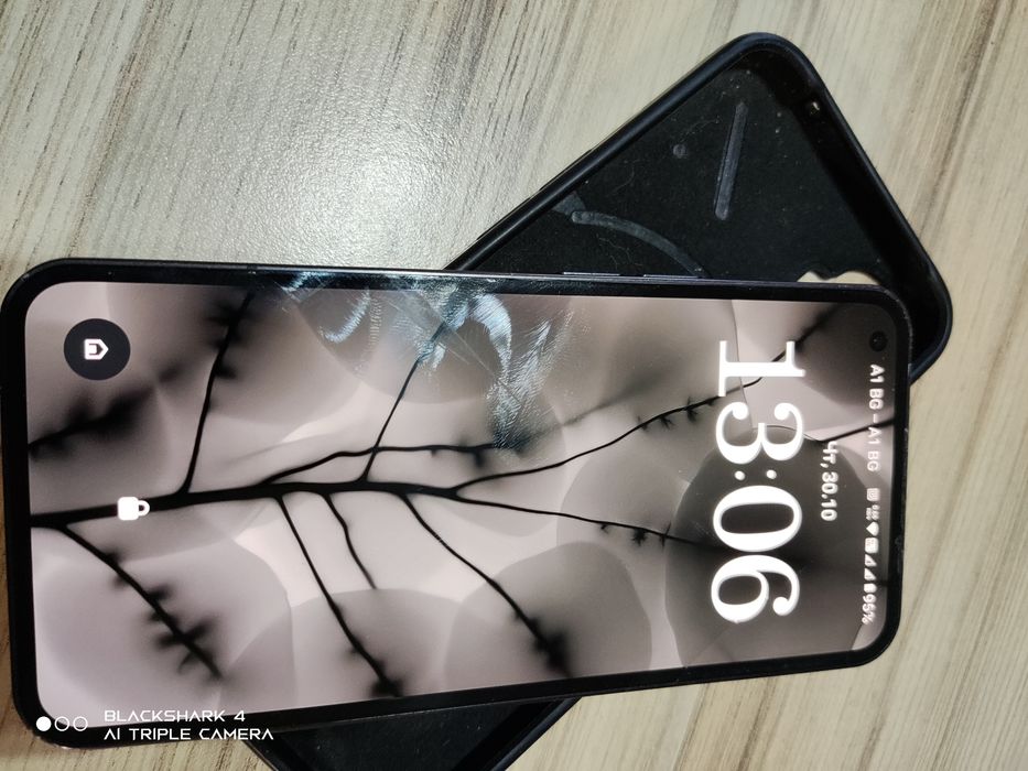 Nothing phone one 8+8/256продава/бартер