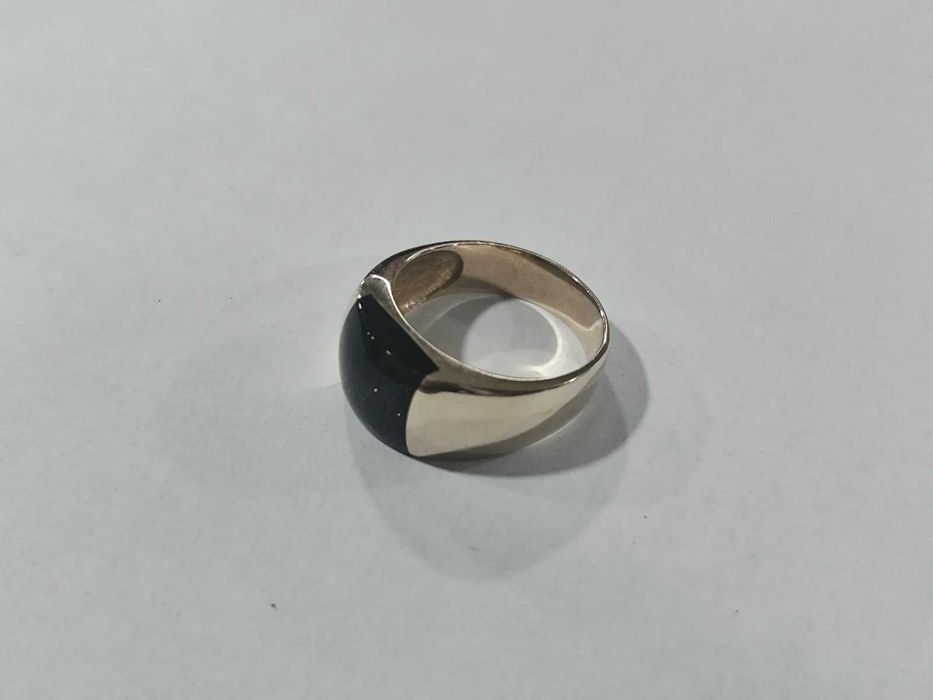 Златен пръстен 14к с камък