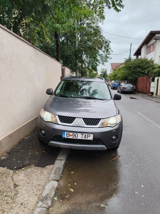 Mitsubishi Outlander Primul proprietar, caroserie cu mici probleme.