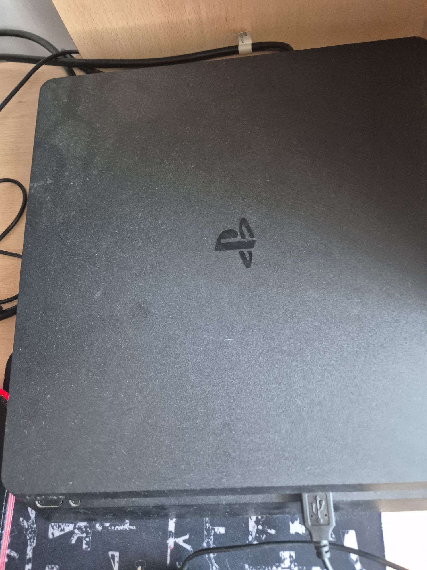 Продавам Playstation4 про