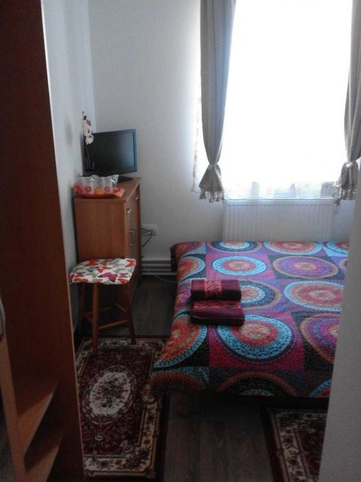 Camere cu baie proprie, regim hotelier, la casa, ultracentral, Radauti