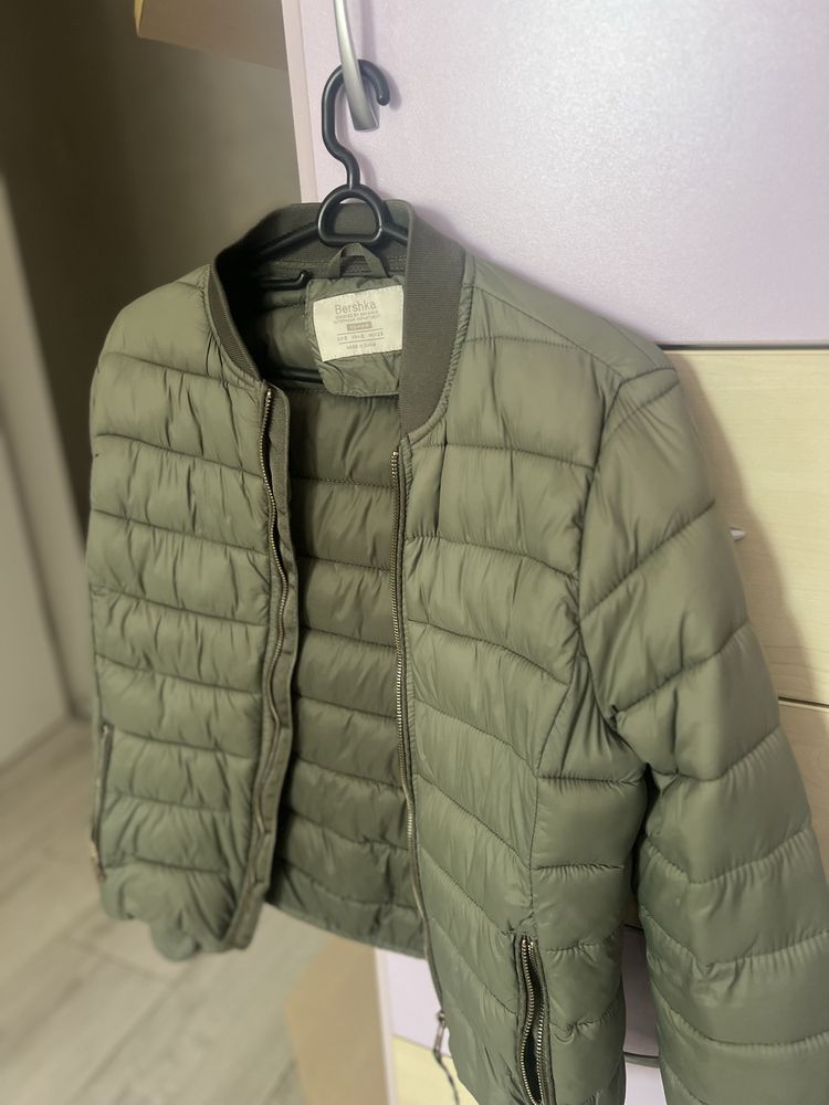 Дамско пролетно/есенно яке Bershka