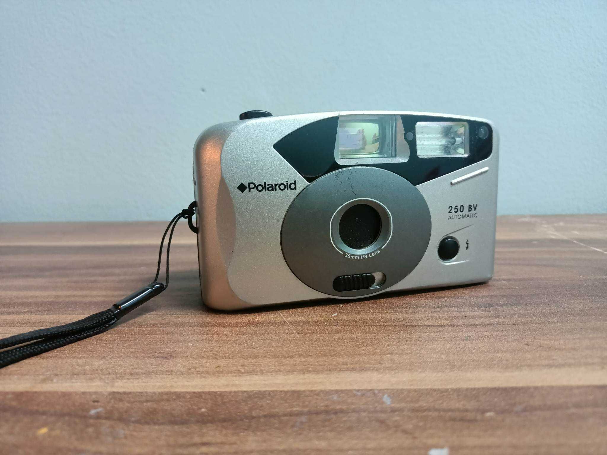 Aparat foto pe film (35mm) - Polaroid 250 BV