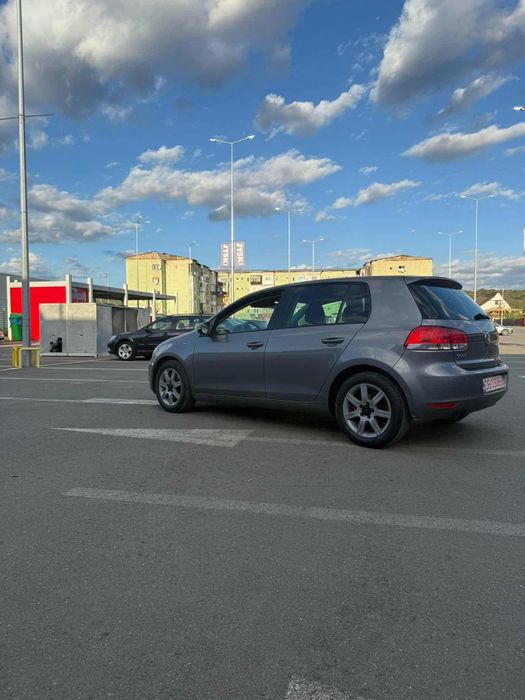 Vând golf 6 adusă recent