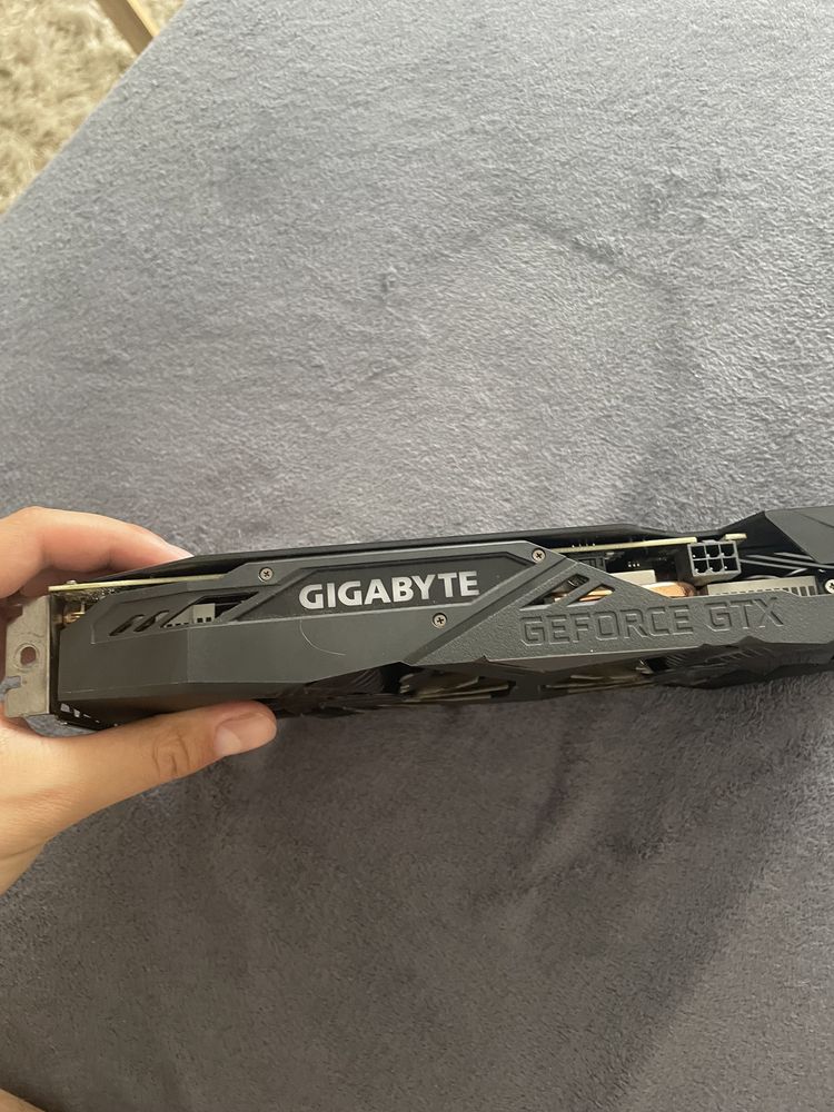 Placa video nvidia GIGABYTE gtx 1650 OC 4GB 128-bit