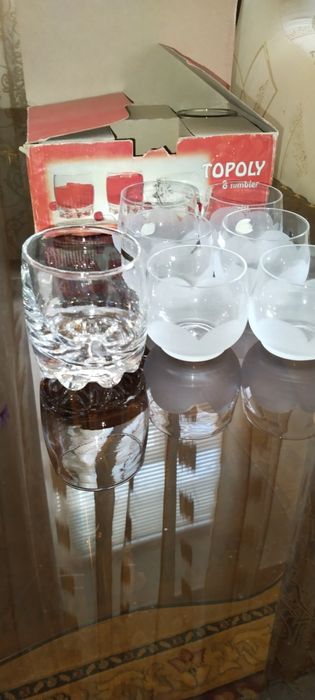 Посуда вазы и стаканы