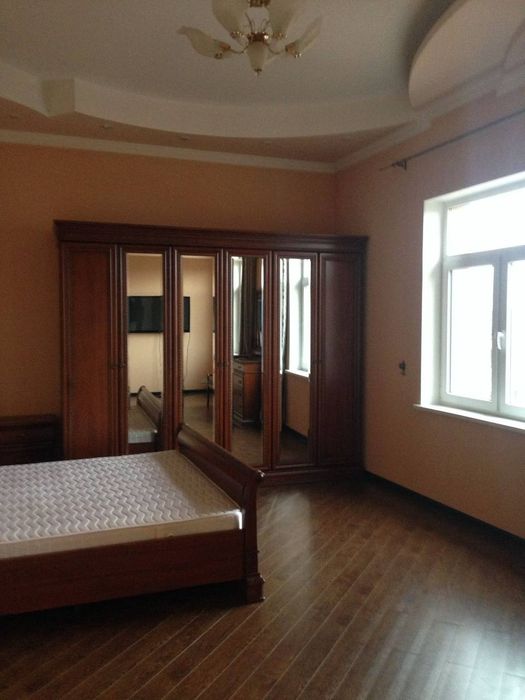 Сдаётся 6 сот.6 комнат(мирабадский район)