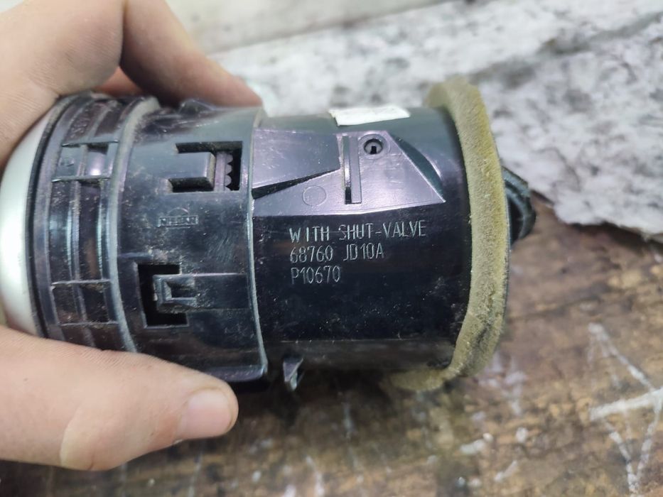 Grila aer bord 68760jd10a Nissan Qashqai 1 J10 [2007 - 2010]