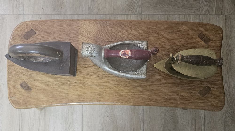 3 fiare de călcat vintage
