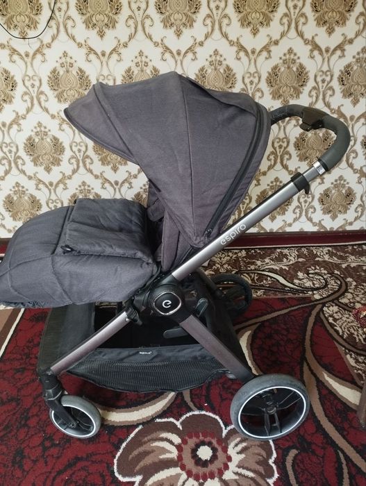 Kolyaska bor srochna sotiladi