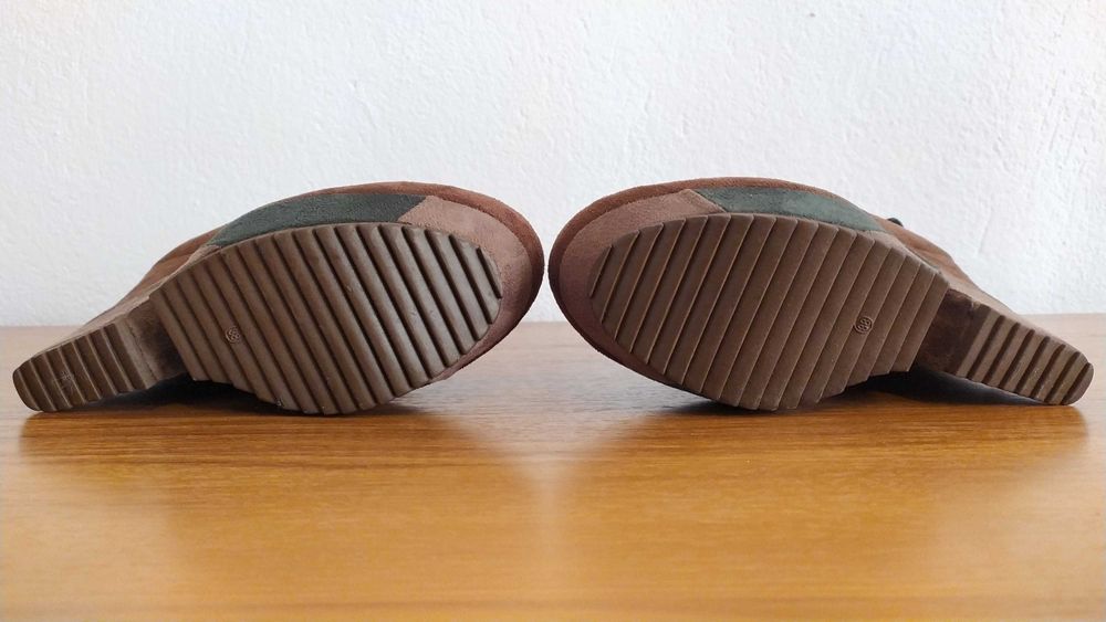 Нови дамски боти на висока платформа, 38-ми номер