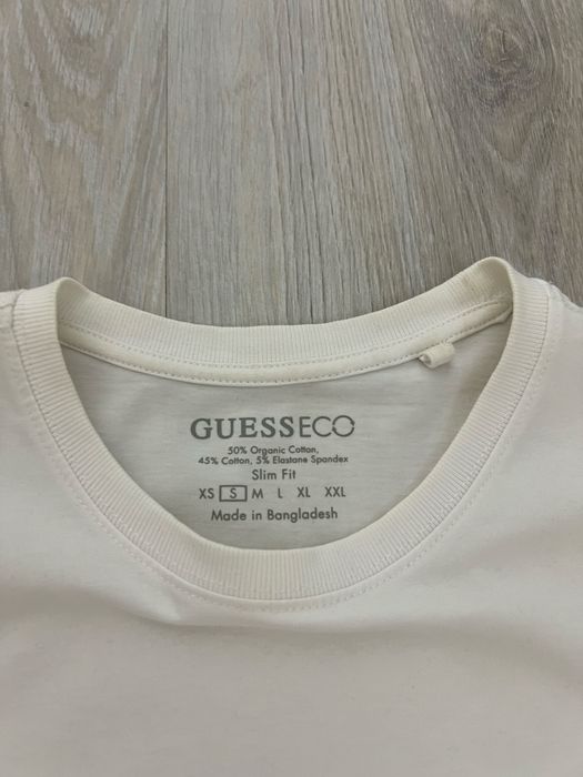 Vand tricou Guess S slim fit impecabil