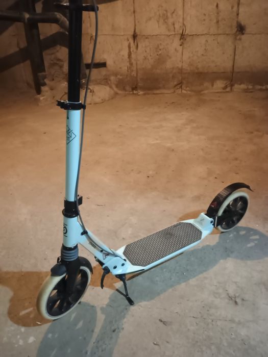 Trotineta turcuaz