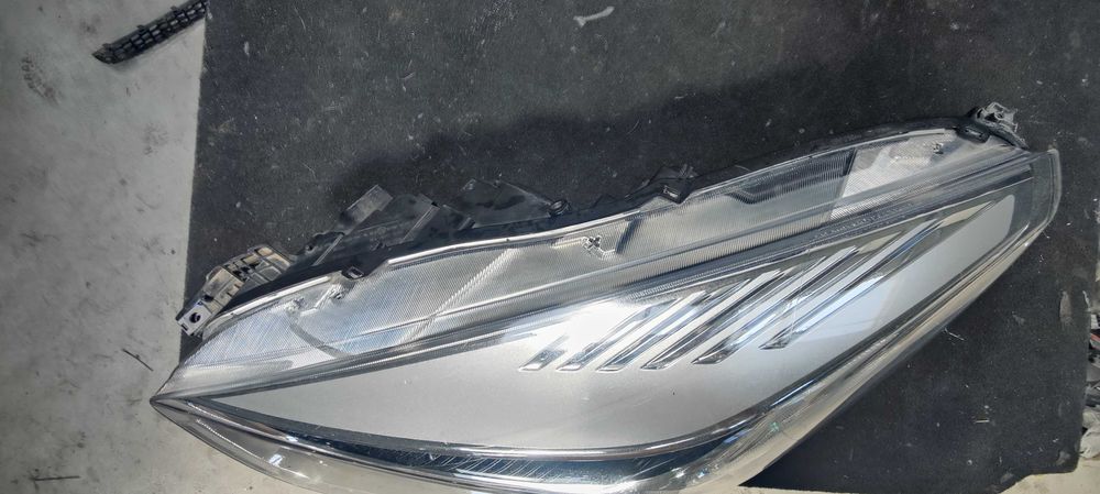 far stanga ford kuga halogen 2014