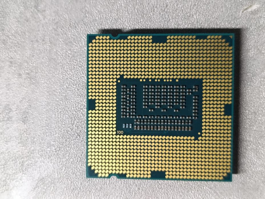 Vand 2 bucati procesor Intel i7 3770 perfect functionale
