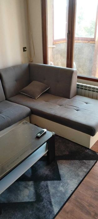 продавам ъглов диван с маса