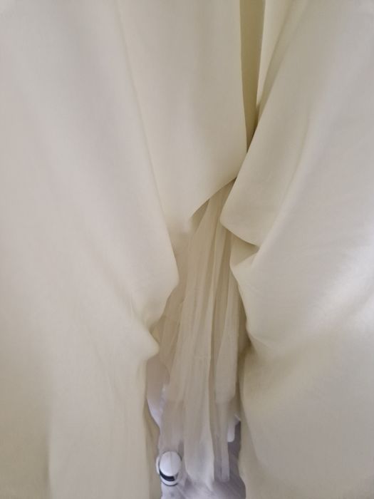 Rochie cu flori, perle și dantelă, mărimea 38-40