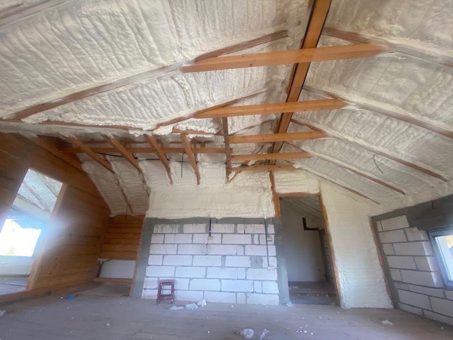 Izolatii spuma poliuretanica/poliuree