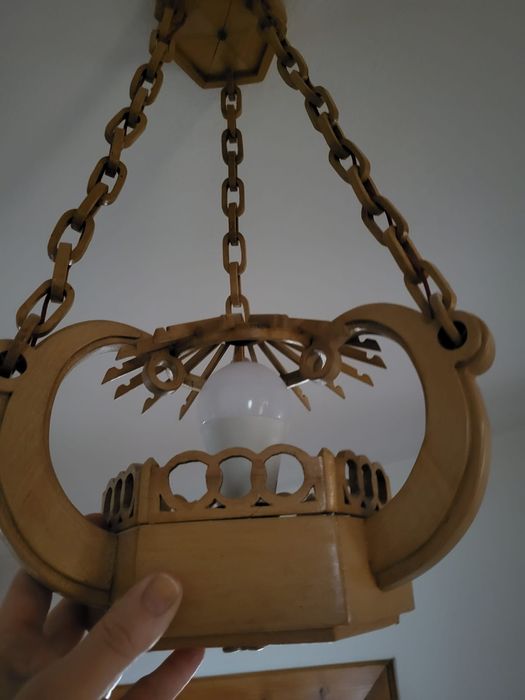 Lămpi unicat din lemn