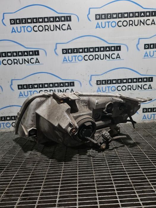 Far Dreapta Suzuki Grand Vitara 2006 - 2012 SUV 2 Usi (1334) Fara xenon