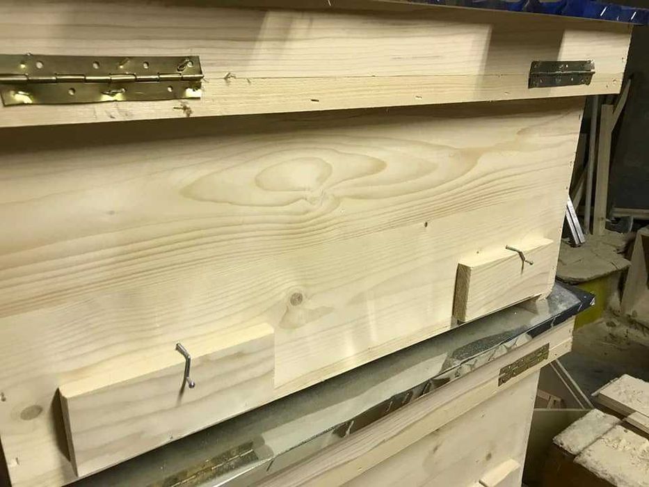 Vindem stupi și subansamble apicole - stupi verticali/orizontali