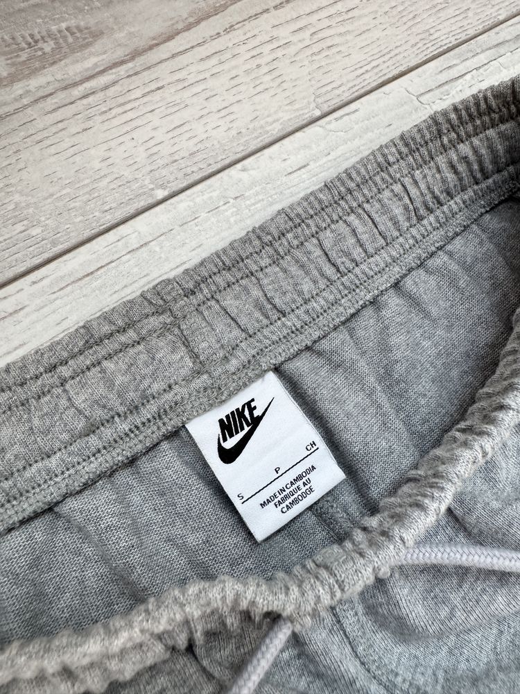 Мъжко! Чисто ново оригинално долнище Nike Club French Terry