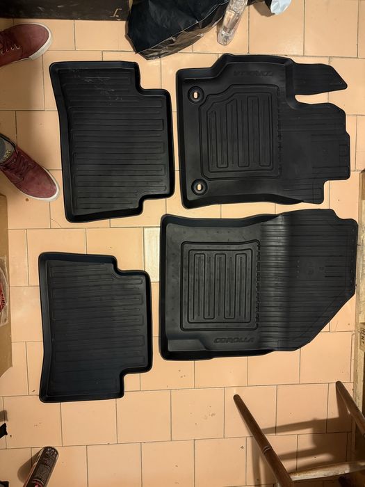 Оригинални гумени стелки Toyota Corolla hatchback 2023