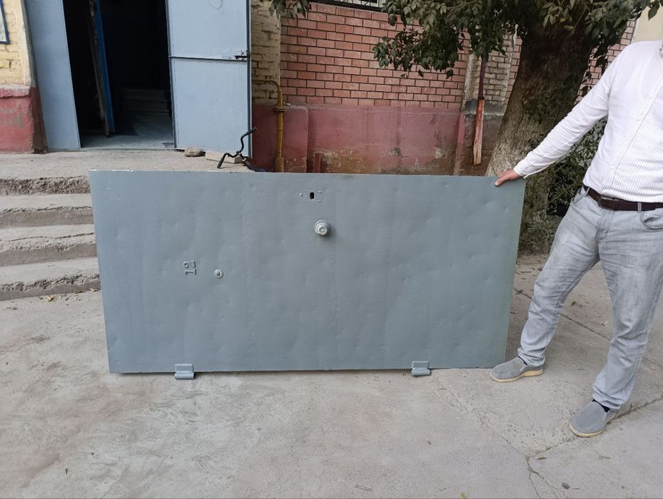 Продается металлическая дверь с замком