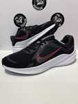 Маратонки NIKE QUEST 5 .Номер 45