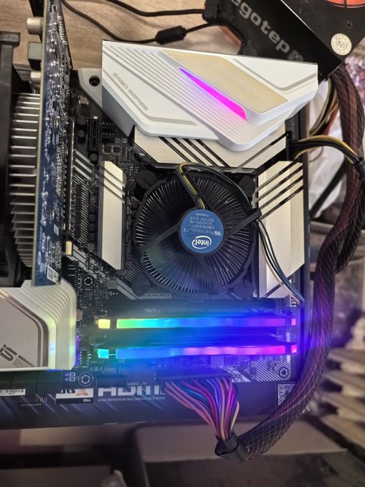 Kit i5 10600k placa baza memorie ram 2X8=16g 3000mh rgb
