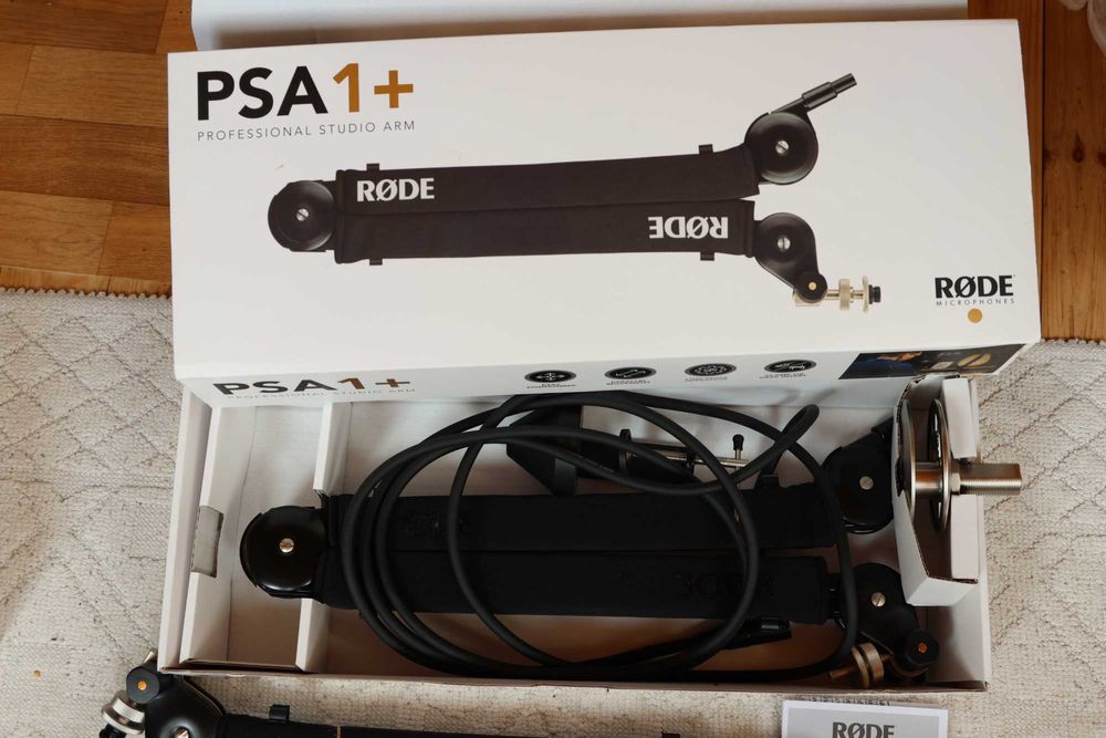 Микрофони, стойки, клавиатури, падове, рекордер, подложка, кабели и др