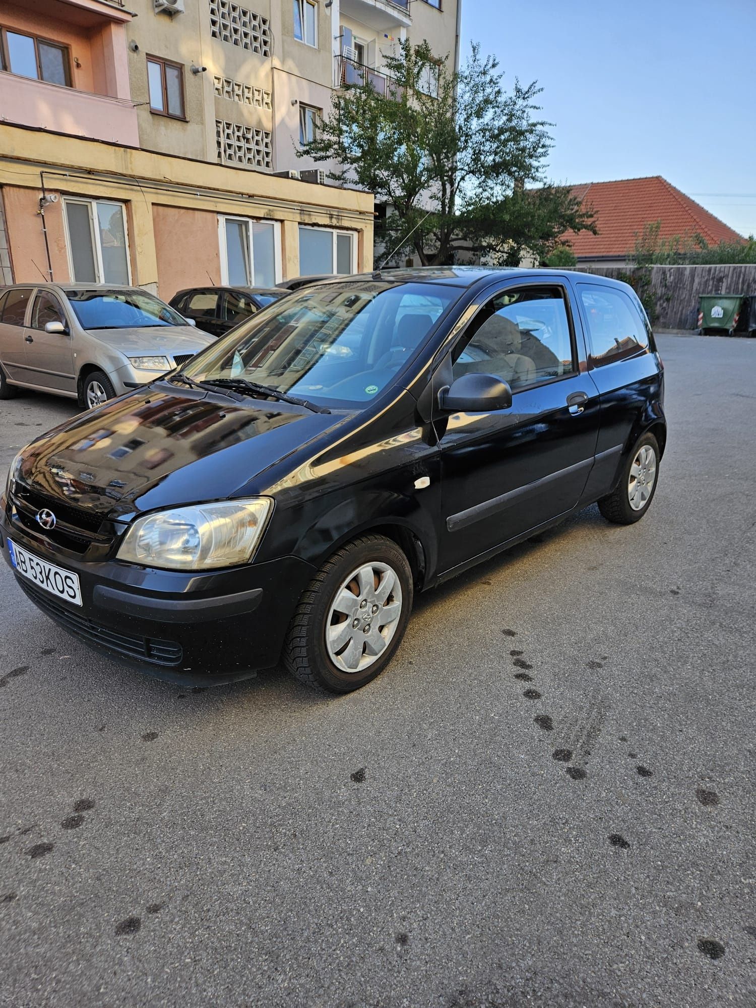 Vind Hyundai genz an 2006 .motor 1100 bez in stare buna