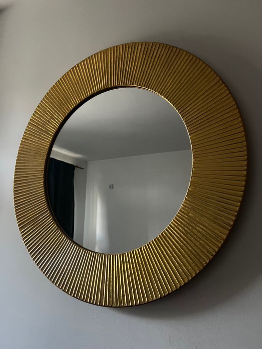 Кръгло златисто огледало