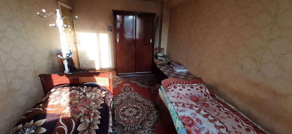 Арендв Квартиры. Ц-4. 4 этажный дом, 3-комнатная квартира