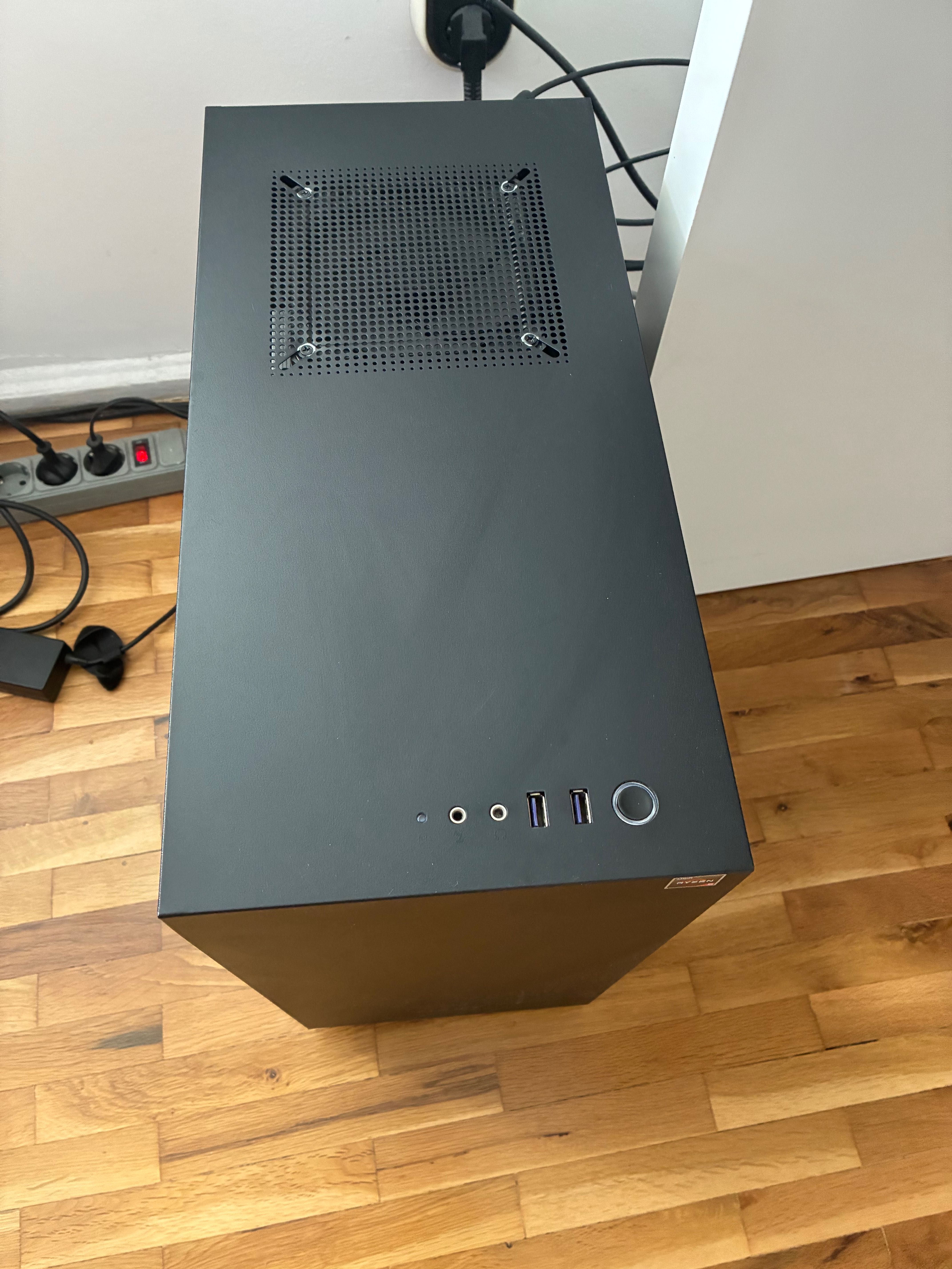 Геймърски настолен компютър Gaming PC Ryzen 7 5700X EVGA Rtx 3070Ti
