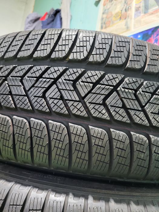 4 бр зимни 235/60/18 Pirelli
