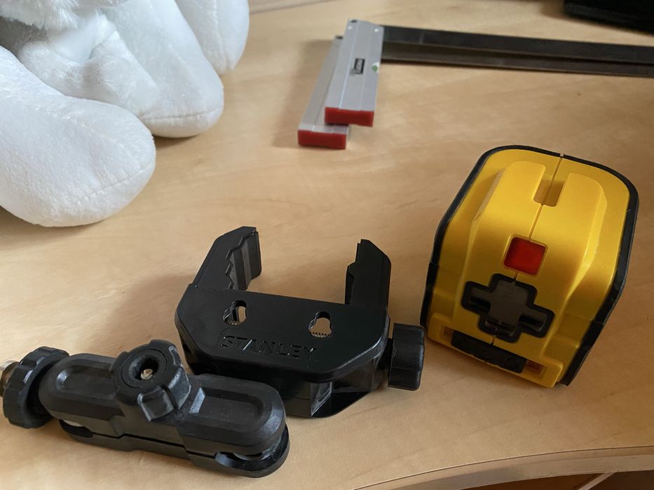 Nivela laser marca Stanley