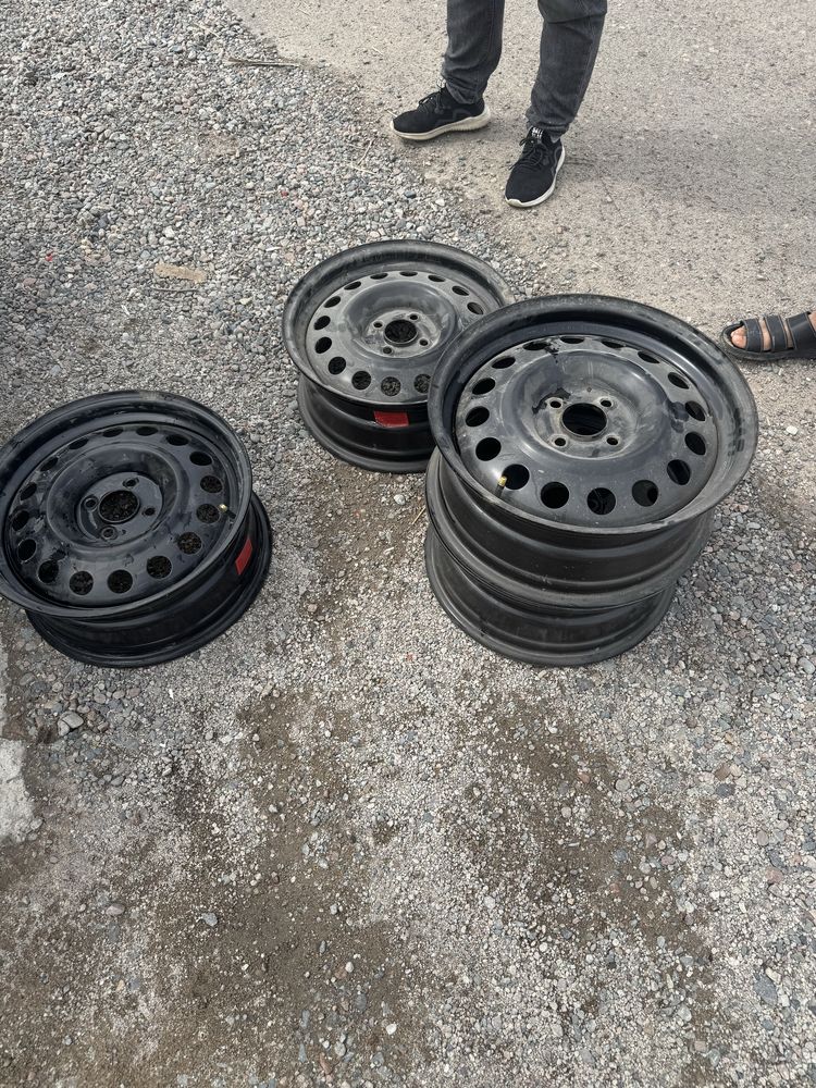 Продам железные диски на 16