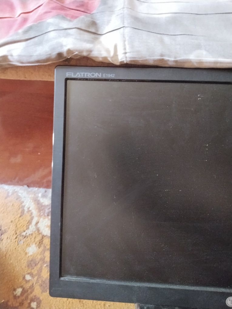 Продам монитор Lg 19