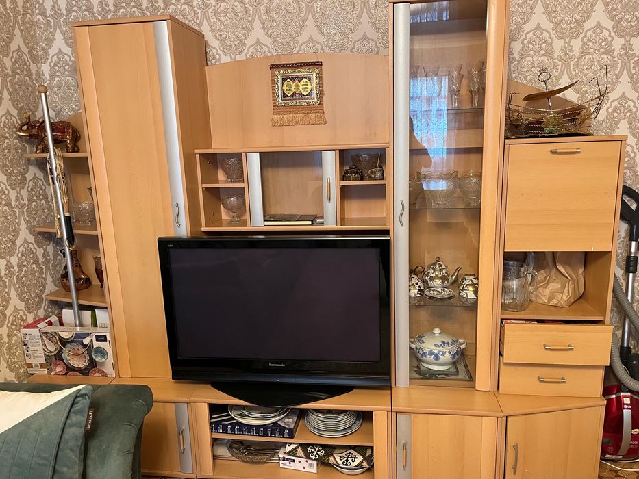 Продается стенка в гостиную