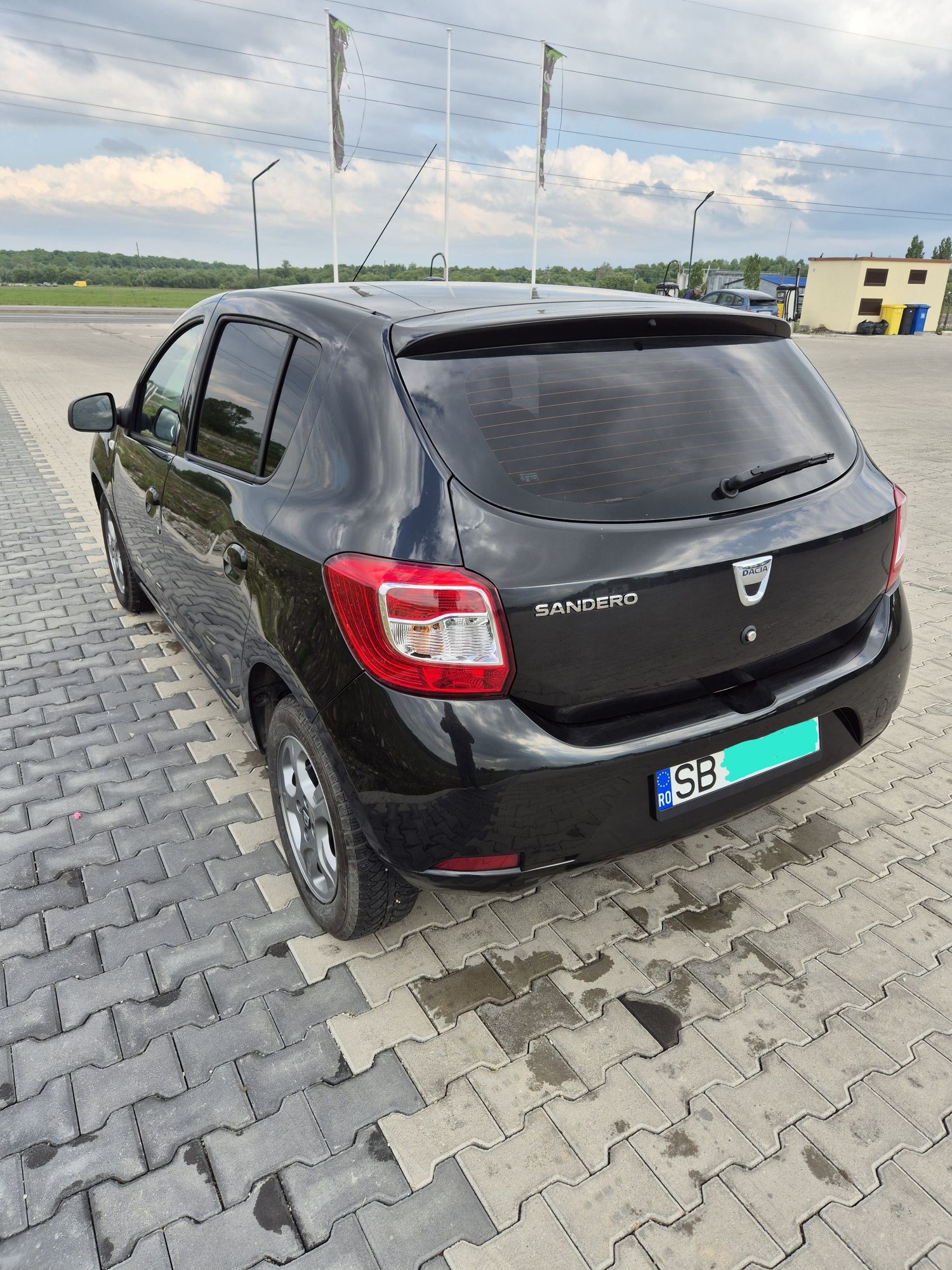 Dacia SANDERO 2015 luna 7, full dotari ,impecabila technic si estetic.