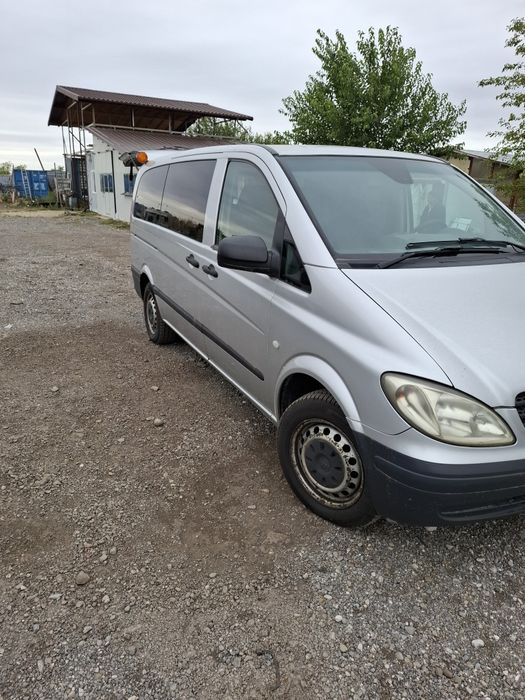 Vând Mercedes Vito