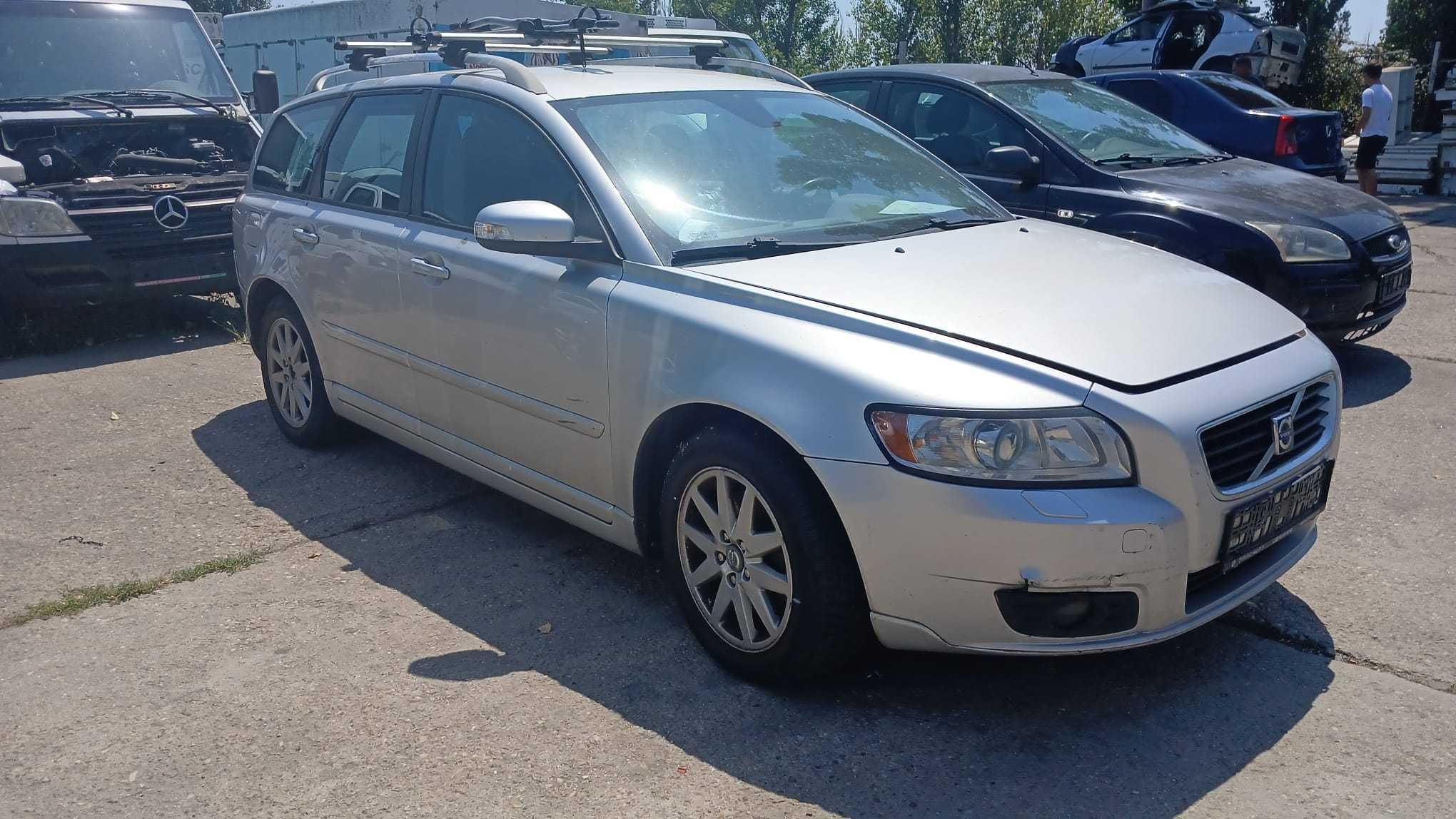 Dezmembrez Volvo V50 2.0 Diesel DIN 2008 - D4204T